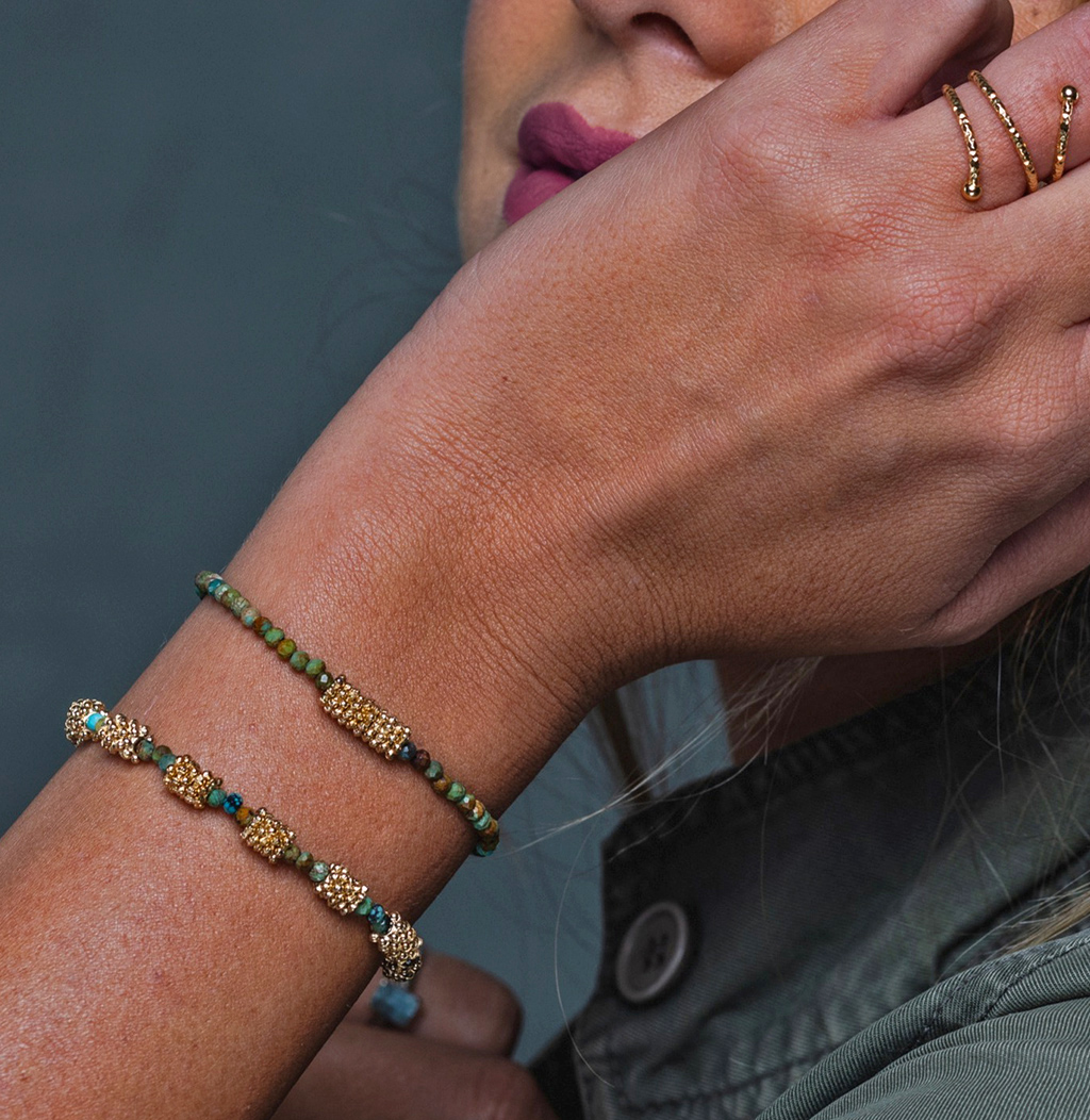 mai_zoom_bracelets_collection_bijoux_zipolite_perles_turquoises_or