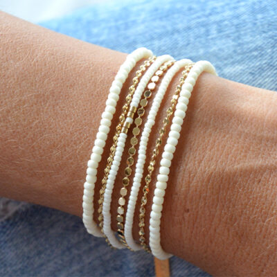 manchette_goldee_delfine_bijoux_perles_blanches_or_elegance_ambiance_ete_summer_beau
