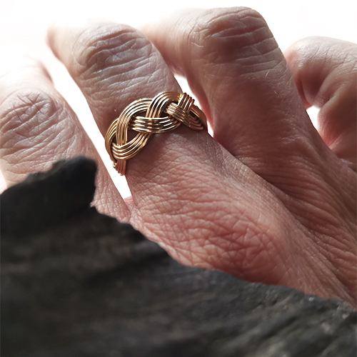bague_apache_delfine_bijoux_tresse_fils_or_doigt_sexy_eclat
